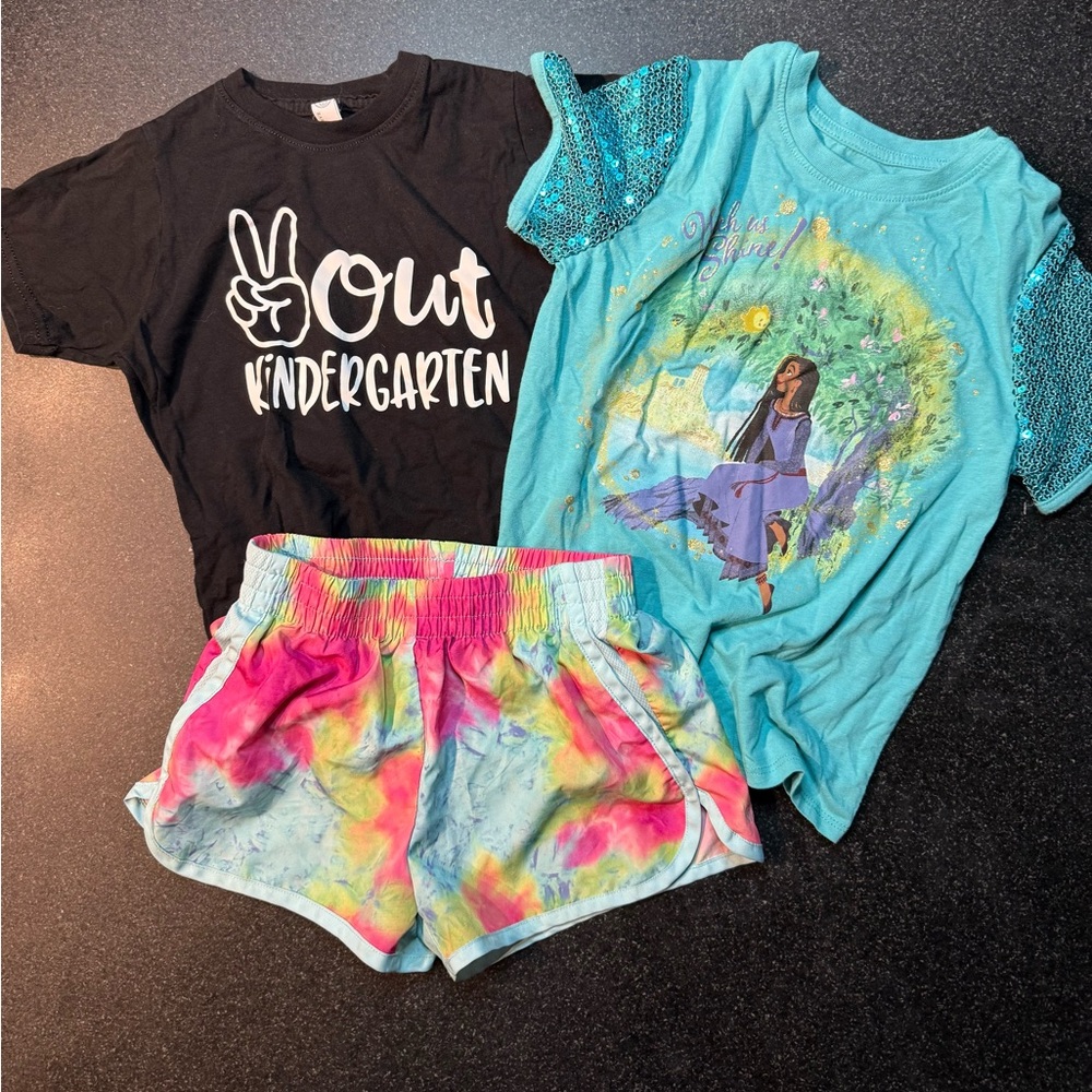 2 T’s and a pair of lined running shorts size 6
